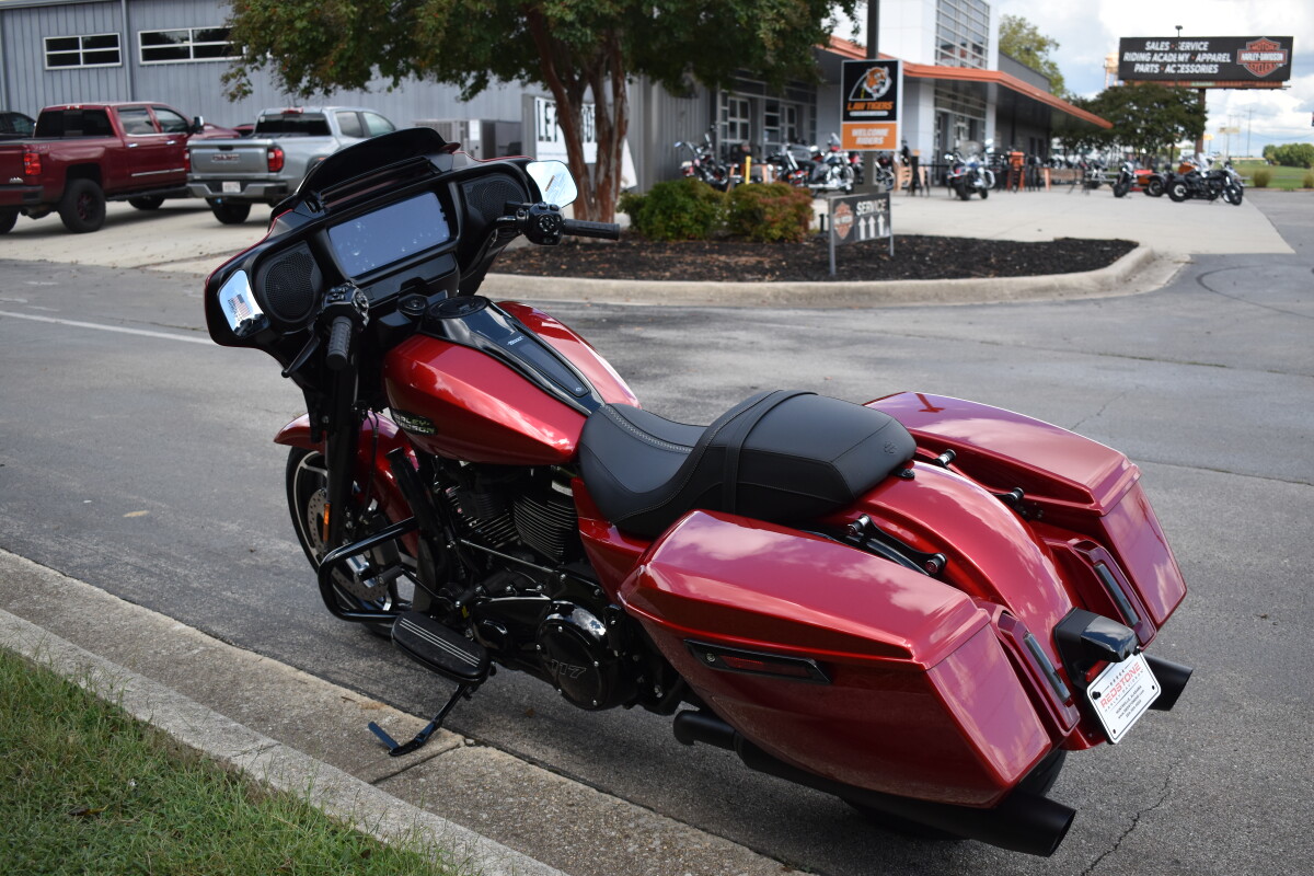 FLHX 2025 Street Glide - Photo 6