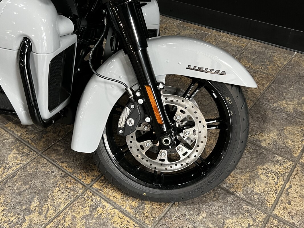 FLTRK 2024 Road Glide Limited - Photo 4