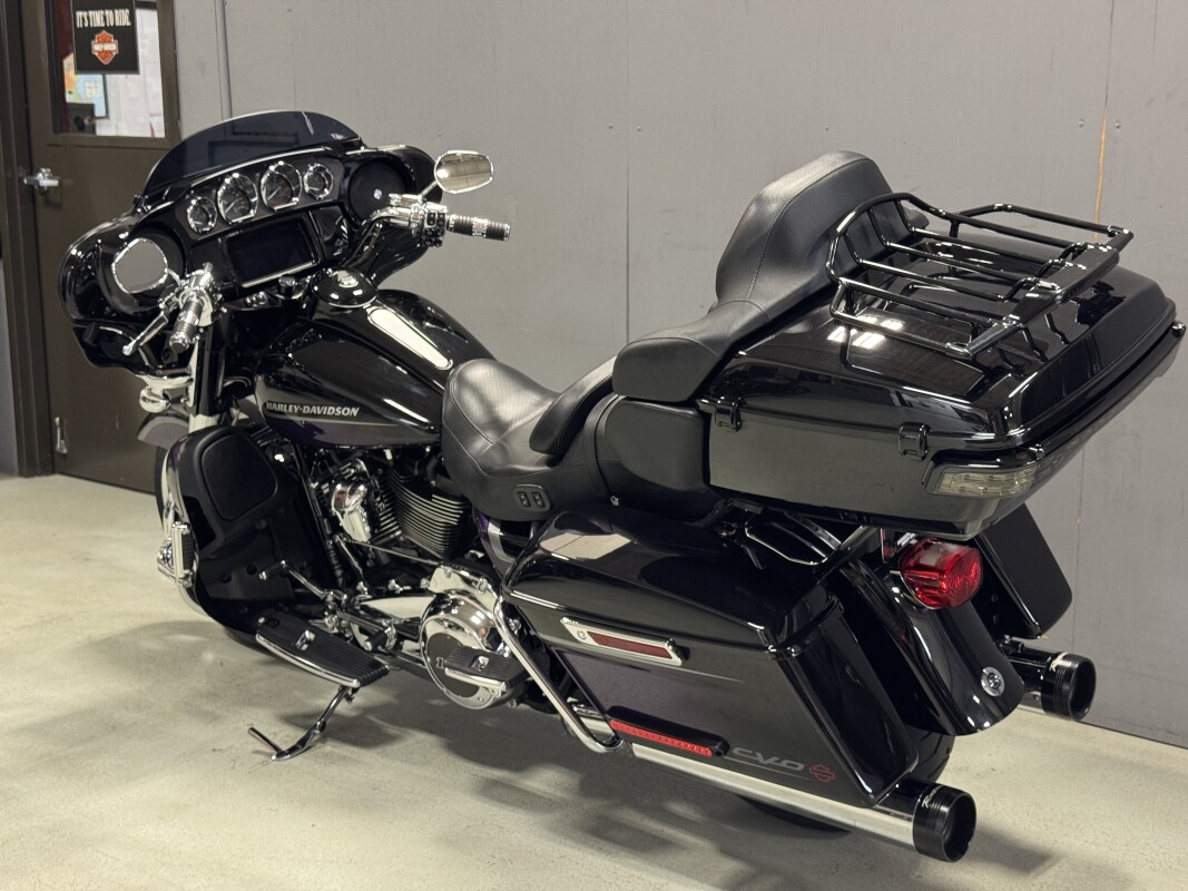 FLHTKSE 2021 CVO Limited - Photo 6