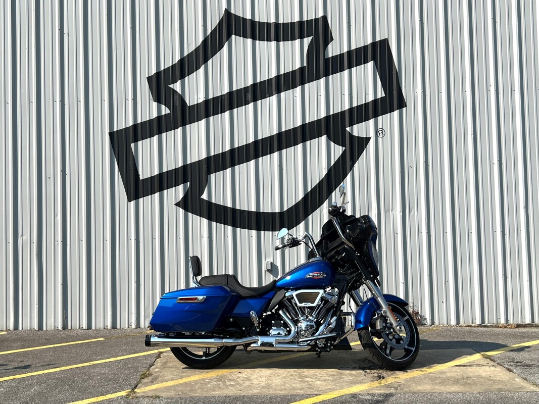 2024 Harley-Davidson Street Glide Blue Burst