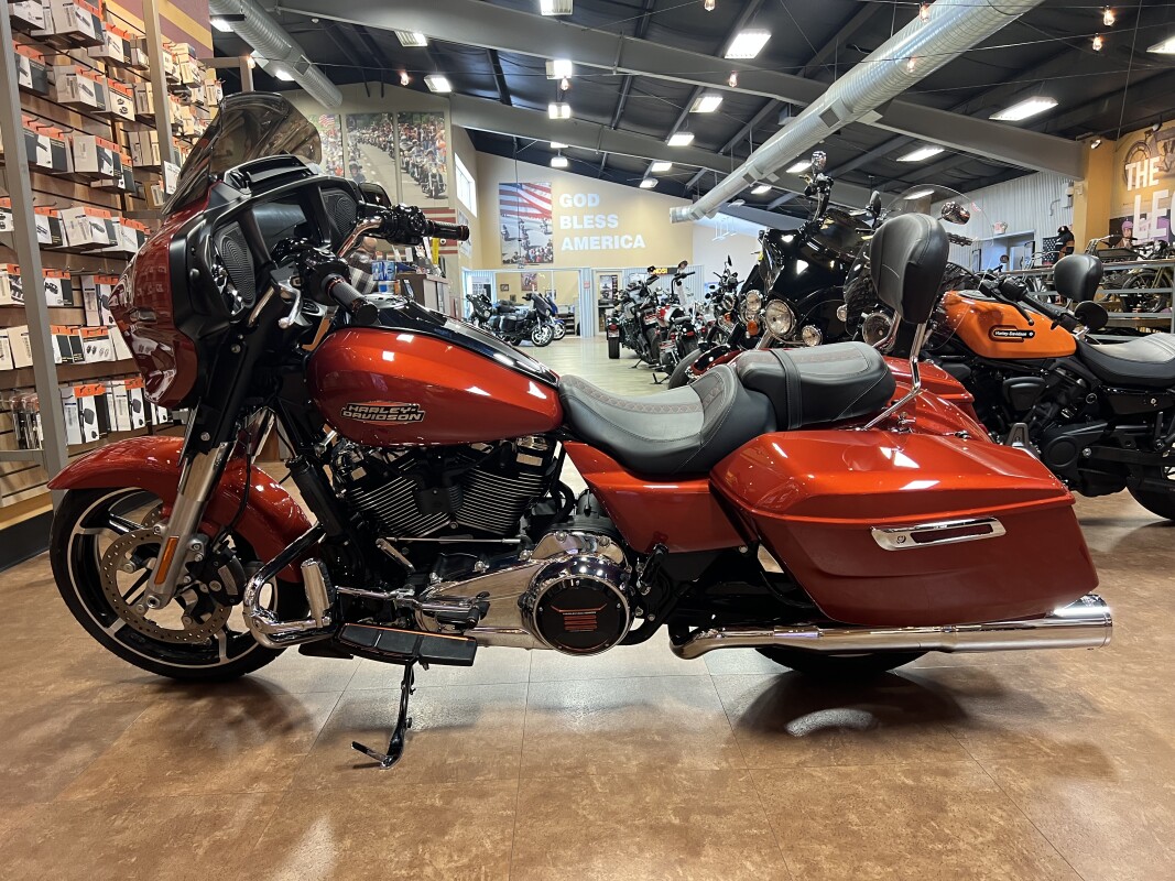 2024 FLHX- Street Glide - Photo 3