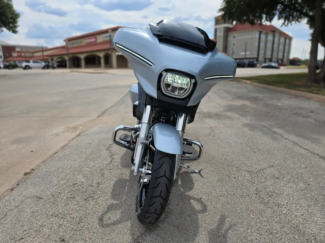 2025 Harley-Davidson Street Glide - Photo 3