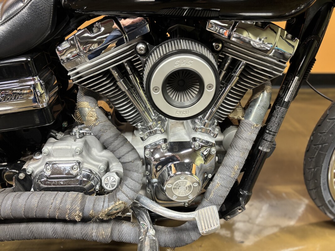 FXDC 2008 Super Glide Custom - Photo 8