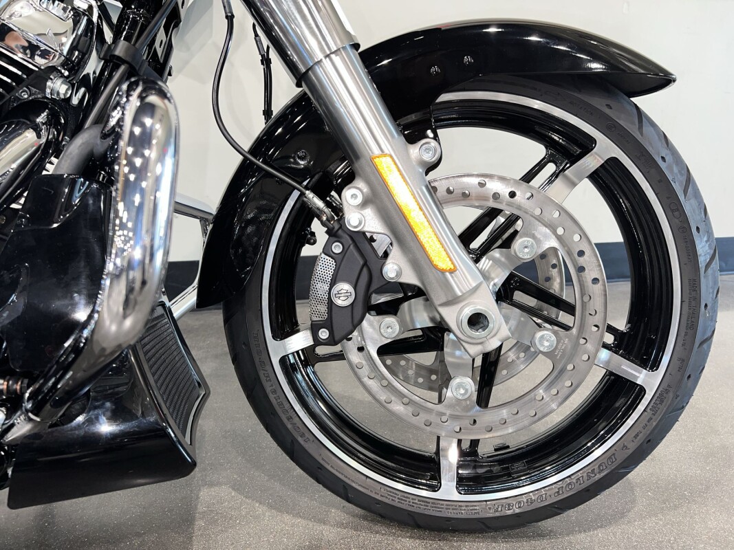 2025 Harley-Davidson Street Glide FLHX - Photo 3
