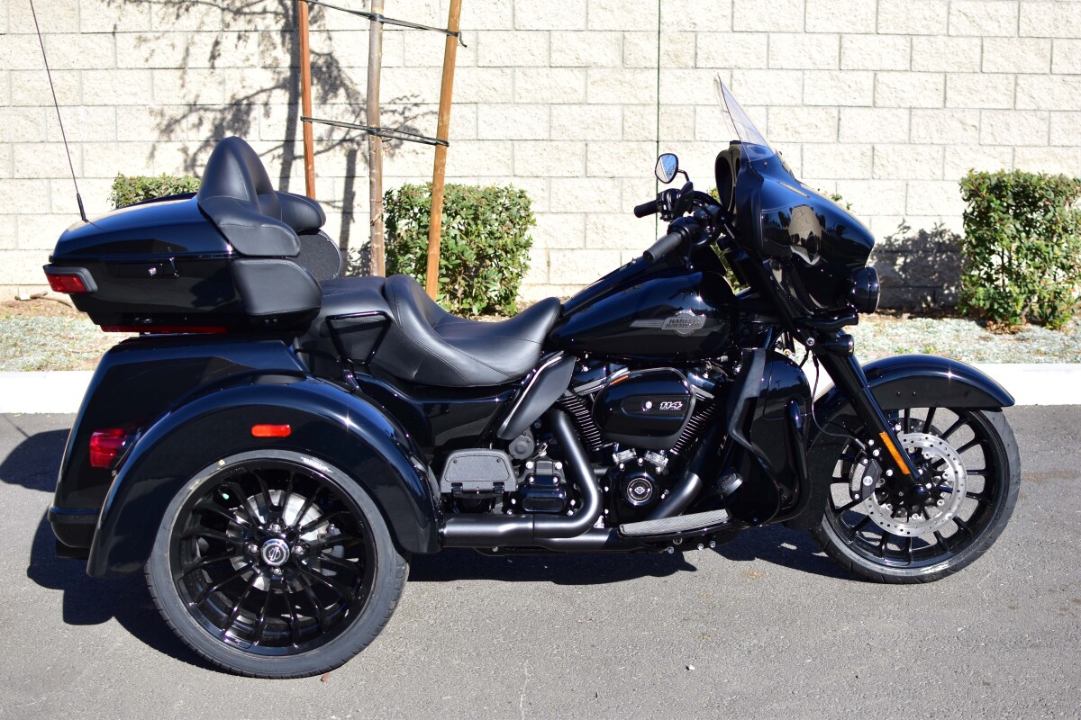 2025 Harley-Davidson Tri Glide Ultra FLHTCUTG