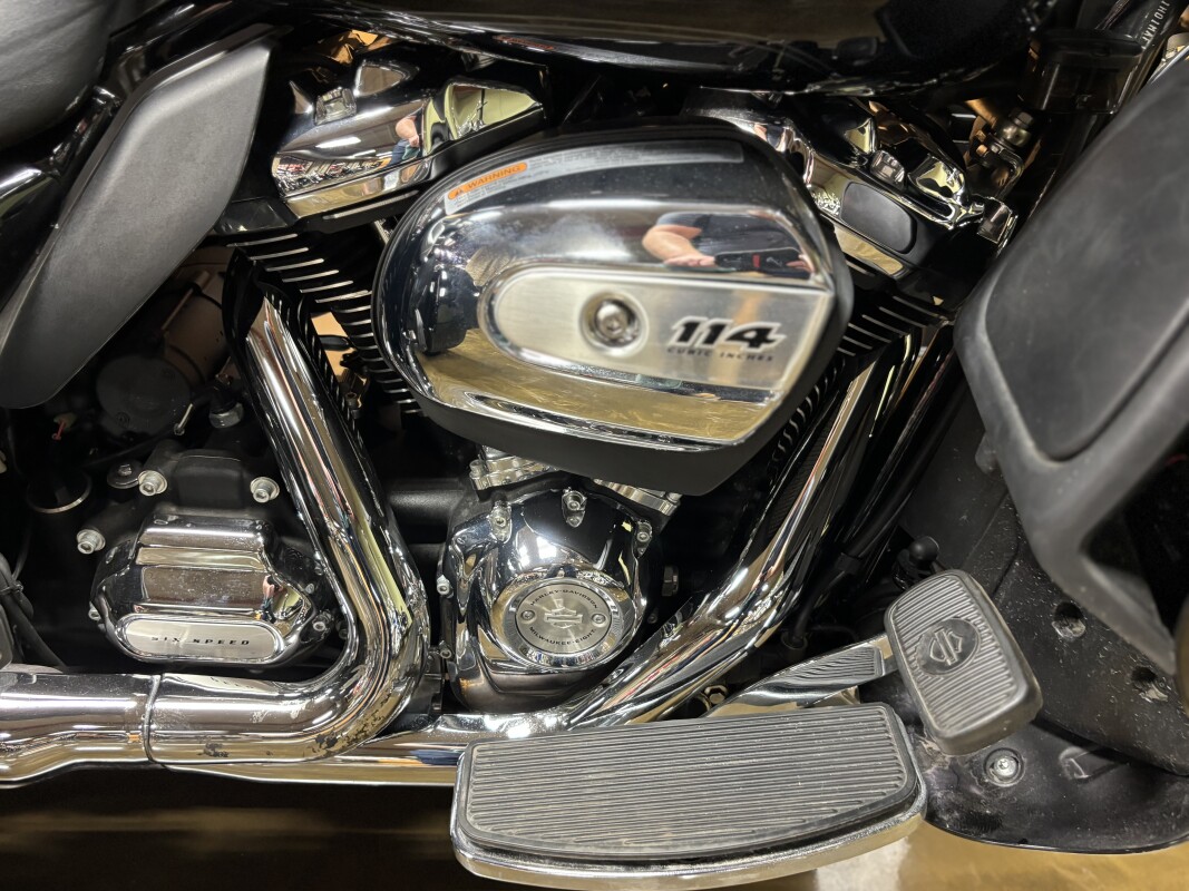 FLHTCUTG 2020 Tri Glide Ultra - Photo 8