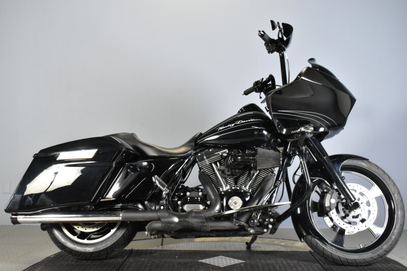 2013 Harley-Davidson® Road Glide® Custom FLTRX