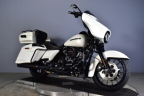 2018 Harley-Davidson® Street Glide® Special FLHXS thumb 2