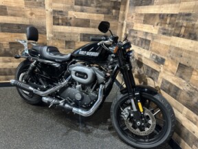 2016 Harley-Davidson® Roadster™ Vivid Black & Charcoal Denim Pinstripe XL1200CX thumb 2