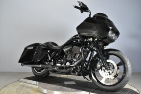 2013 Harley-Davidson® Road Glide® Custom FLTRX thumb 2