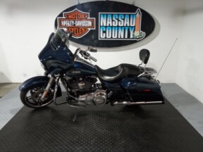 2016 Harley-Davidson® Street Glide® Special - Custom Colour Cosmic Blue Pearl thumb 2