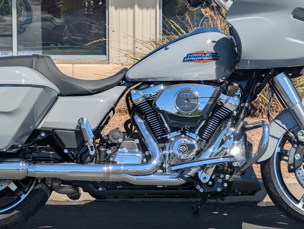 2025 Harley-Davidson Road Glide - Photo 9