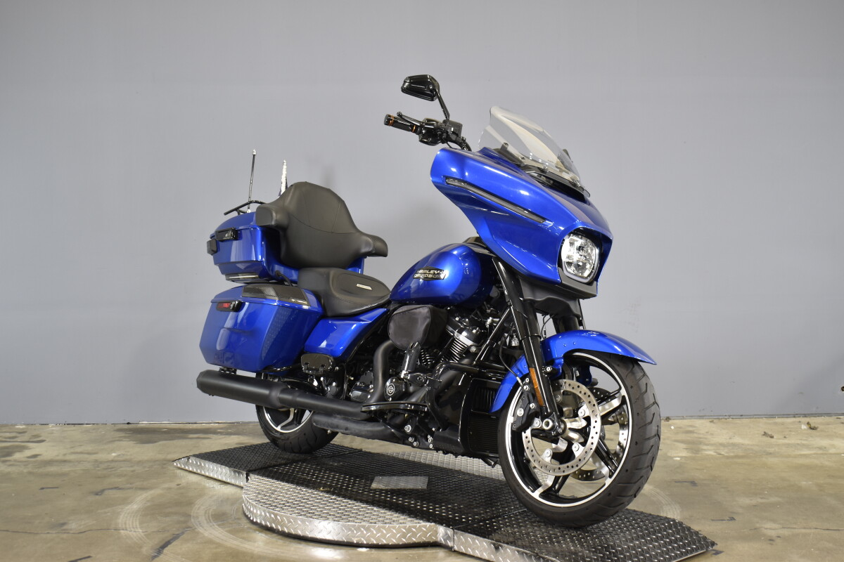 2024 Harley-Davidson Street Glide FLHX - Photo 2