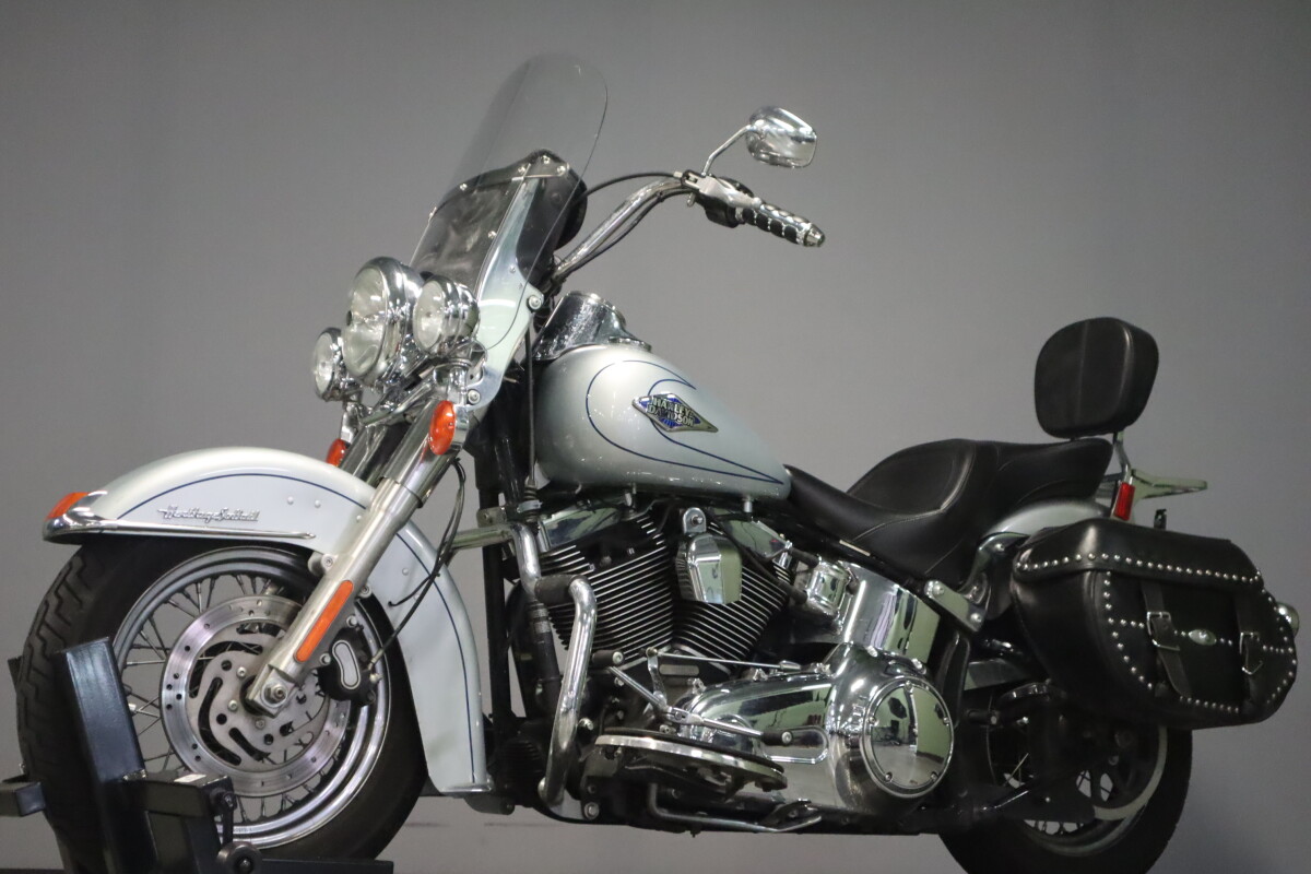 2011 Harley-Davidson Heritage Softail Classic FLSTC - Photo 4