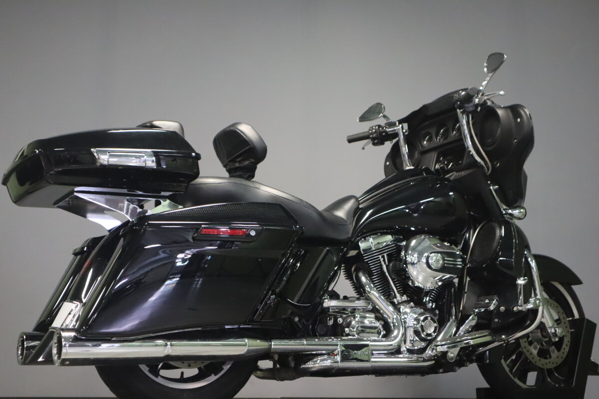 2014 Harley-Davidson Street Glide FLHX - Photo 8