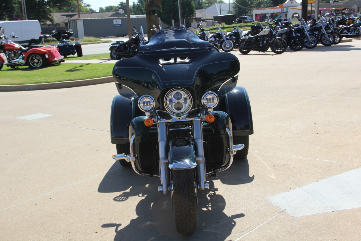 2024 Harley-Davidson Tri Glide Ultra Alpine Green / Vivid Black - Photo 8