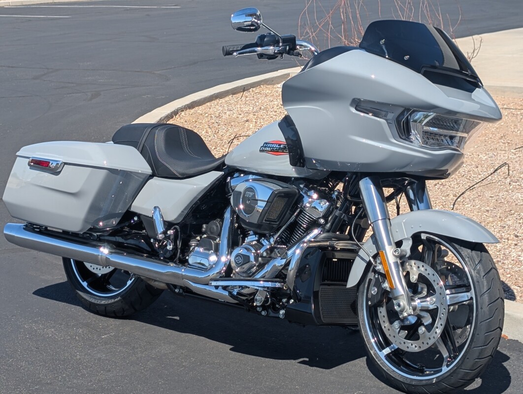 2025 Harley-Davidson Road Glide - Photo 3