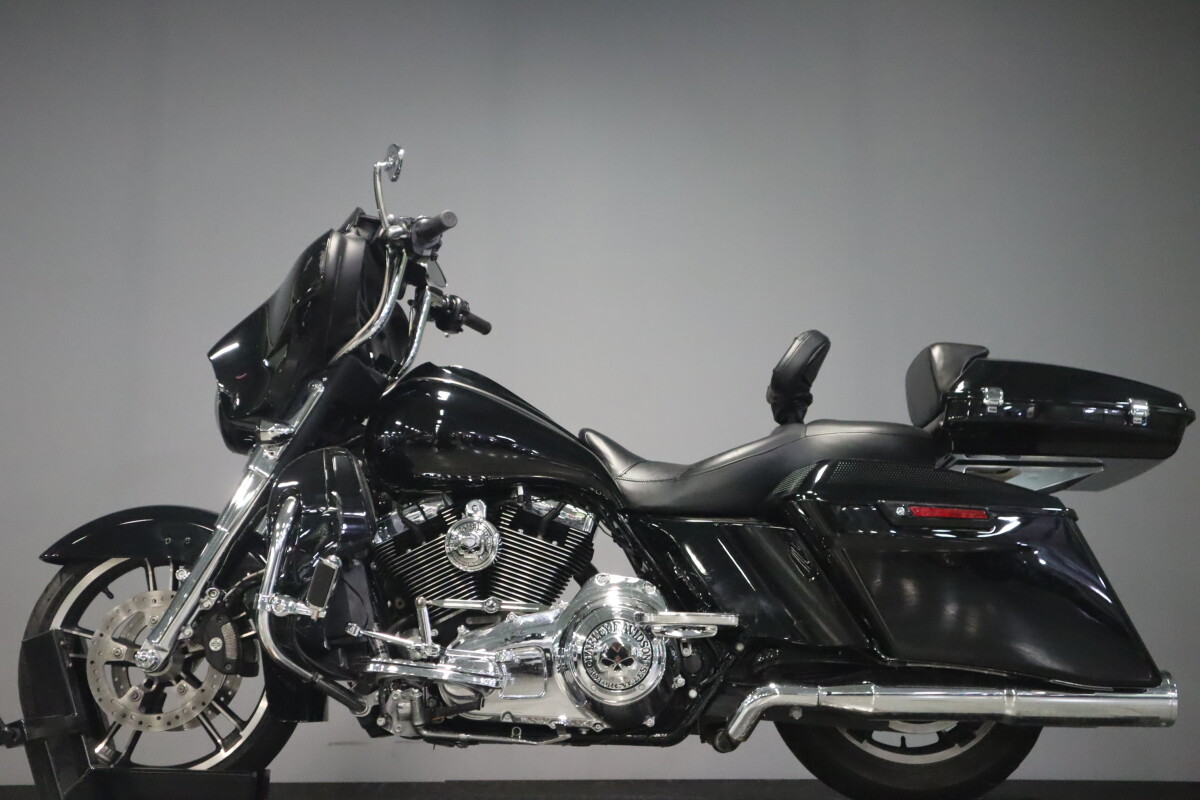 2014 Harley-Davidson Street Glide FLHX - Photo 5