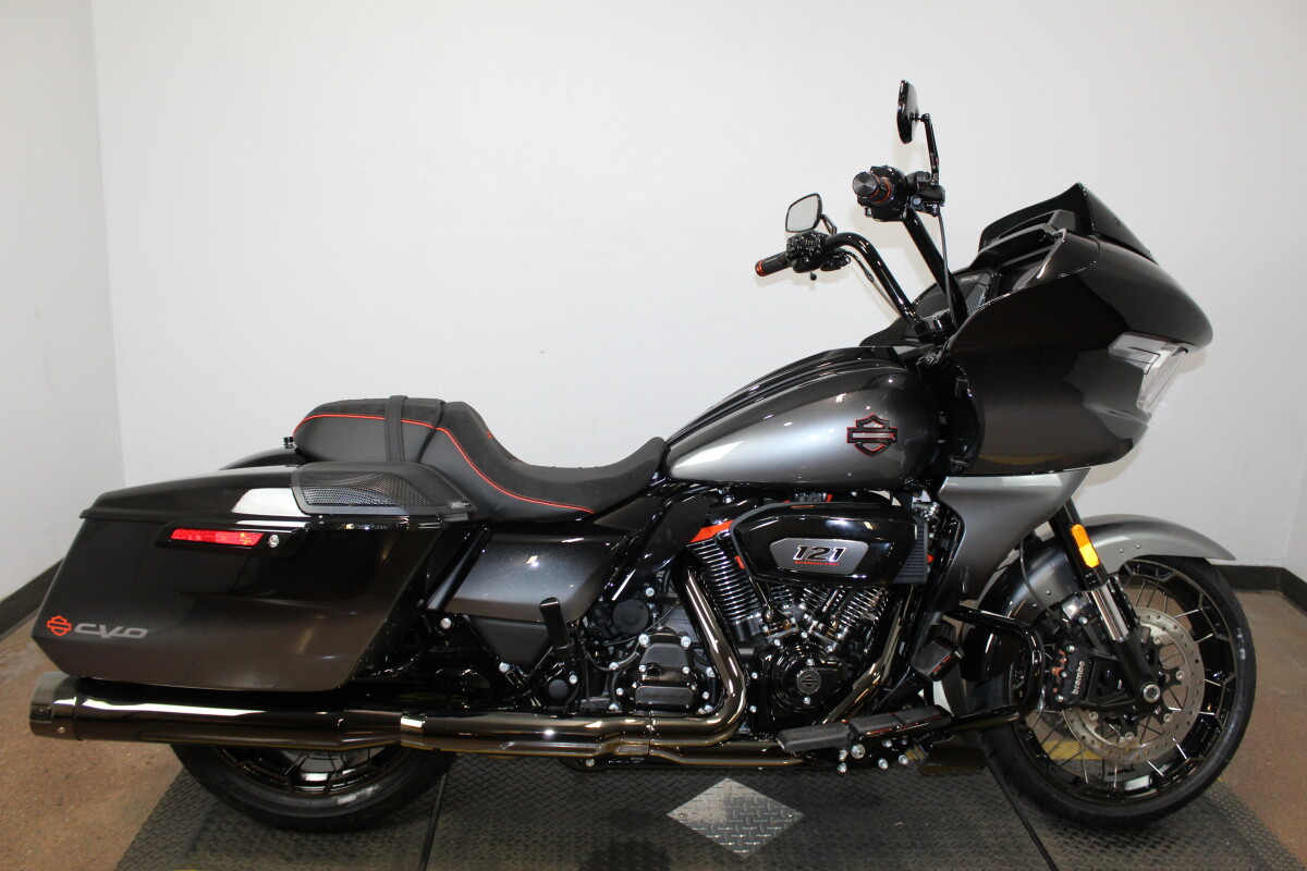 Harley-Davidson CVO Road Glide 2025 FLTRXSE 84649291 RAVEN FADE