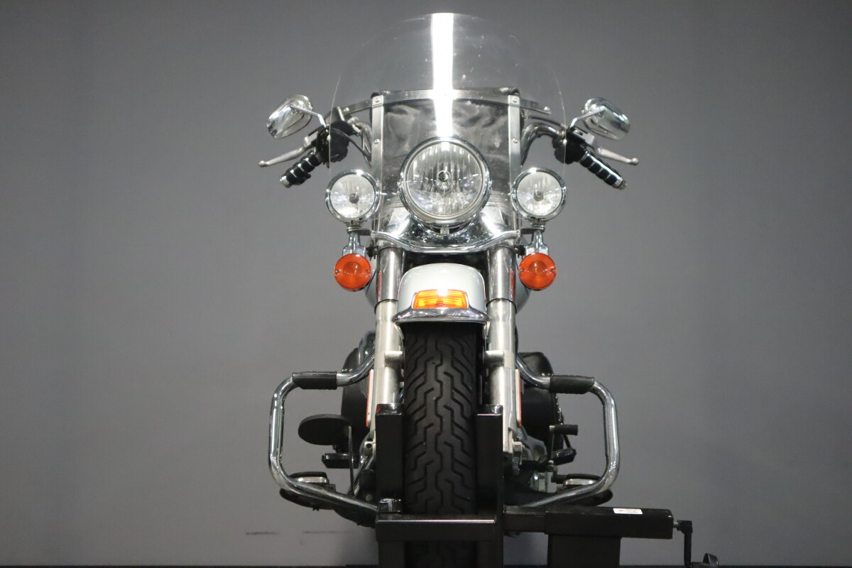 2011 Harley-Davidson Heritage Softail Classic FLSTC - Photo 3