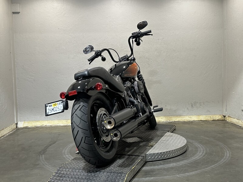 Harley-Davidson Street Bob 114 2023 FXBBS 062186N BLACK - Photo 2