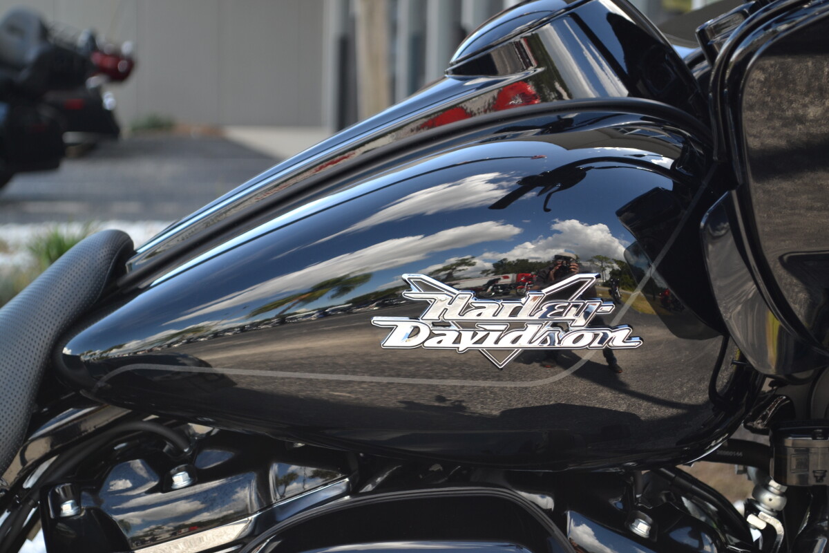 2024 Harley-Davidson Road Glide 3 Vivid Black - FLTRT - Photo 2