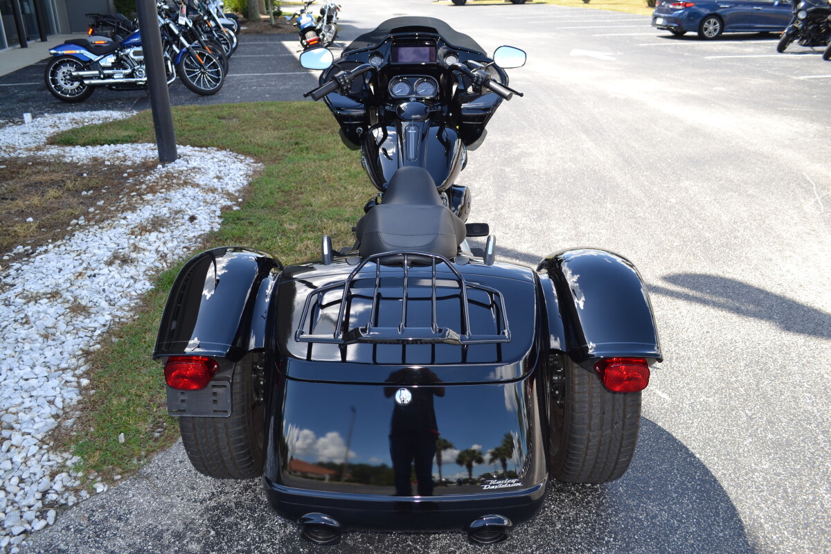 2024 Harley-Davidson Road Glide 3 Vivid Black - FLTRT - Photo 10