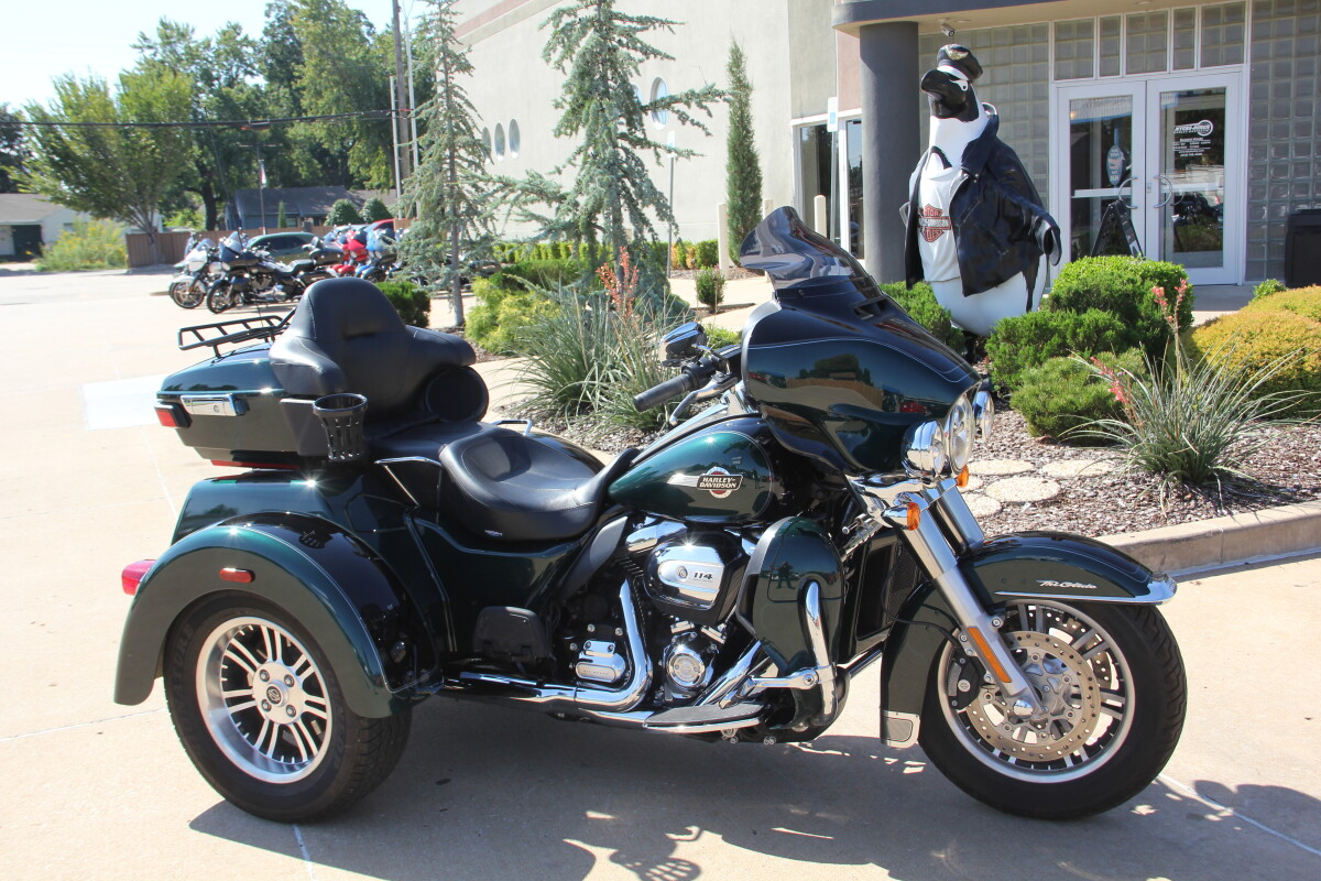 2024 Harley-Davidson Tri Glide Ultra Alpine Green / Vivid Black - Photo 4