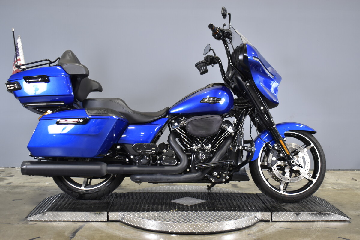 2024 Harley-Davidson Street Glide FLHX