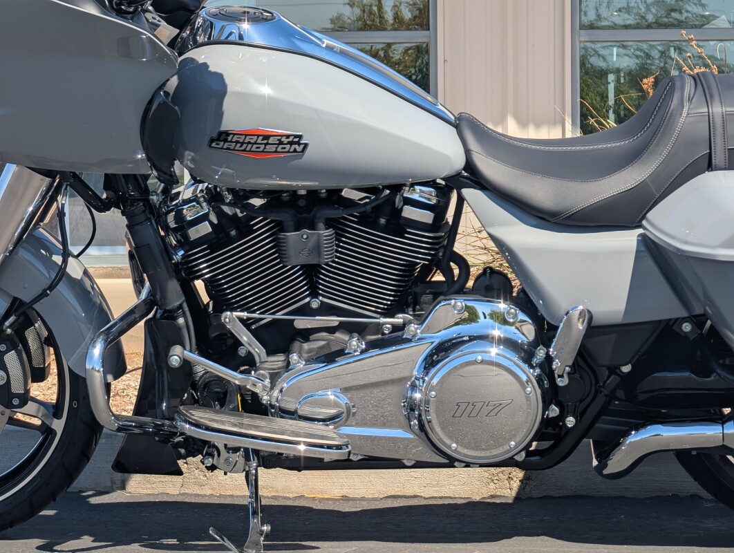 2025 Harley-Davidson Road Glide - Photo 6