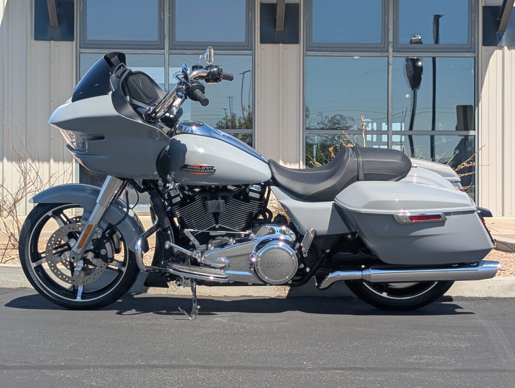 2025 Harley-Davidson Road Glide - Photo 2