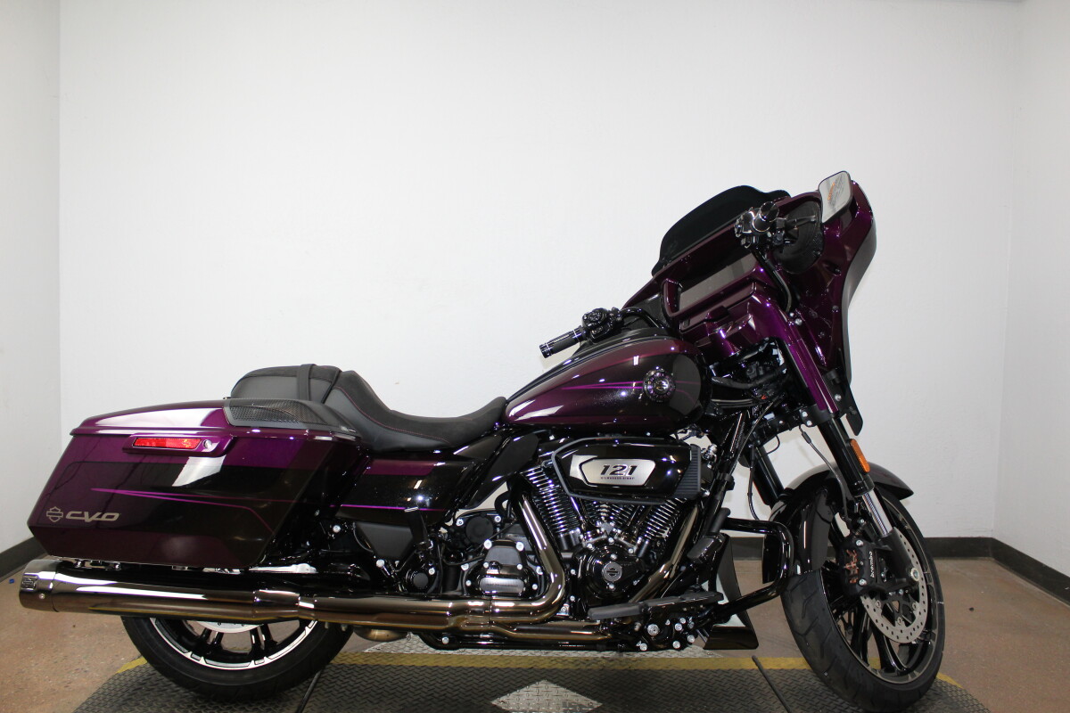 Harley-Davidson CVO Street Glide 2025 FLHXSE 84644293 POISON BERY FDE