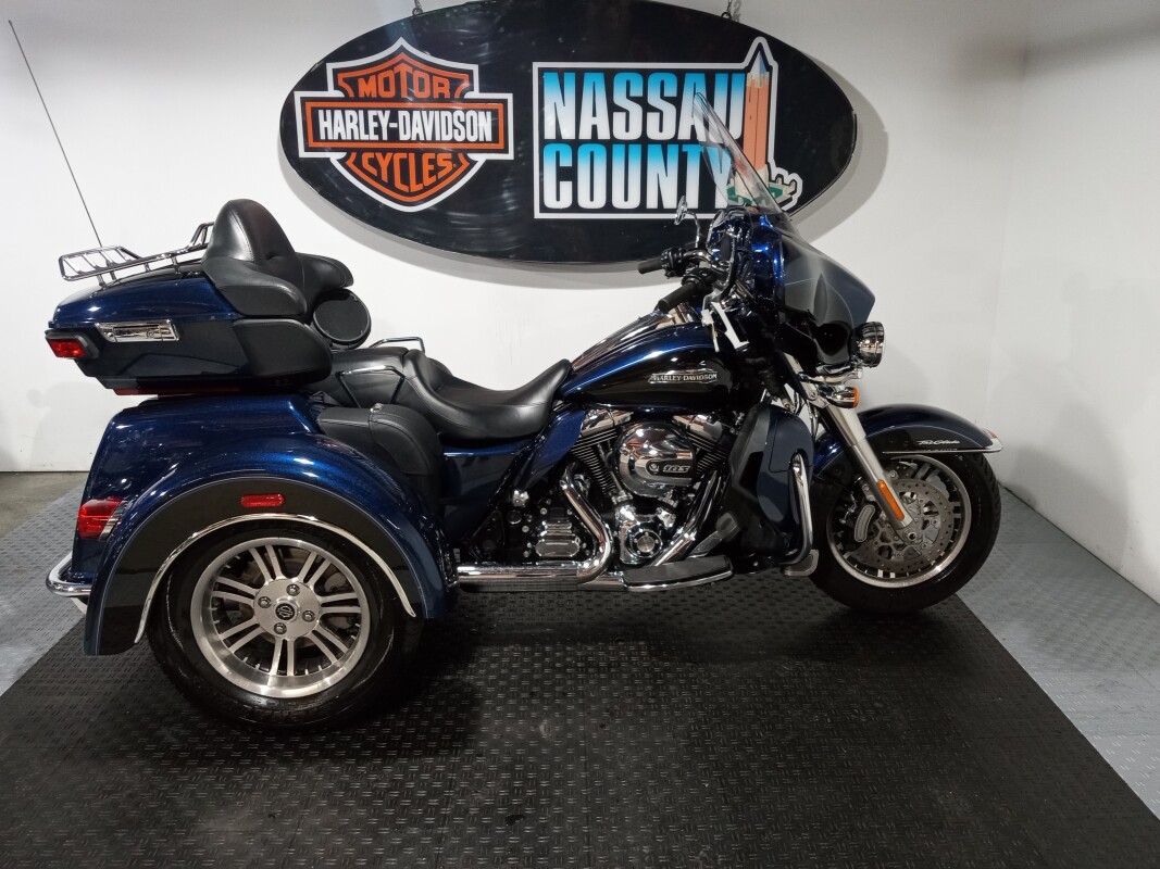 2014 Harley DavidsonTri Glide Ultra Classic Big Blue Pearl/Vivid Black