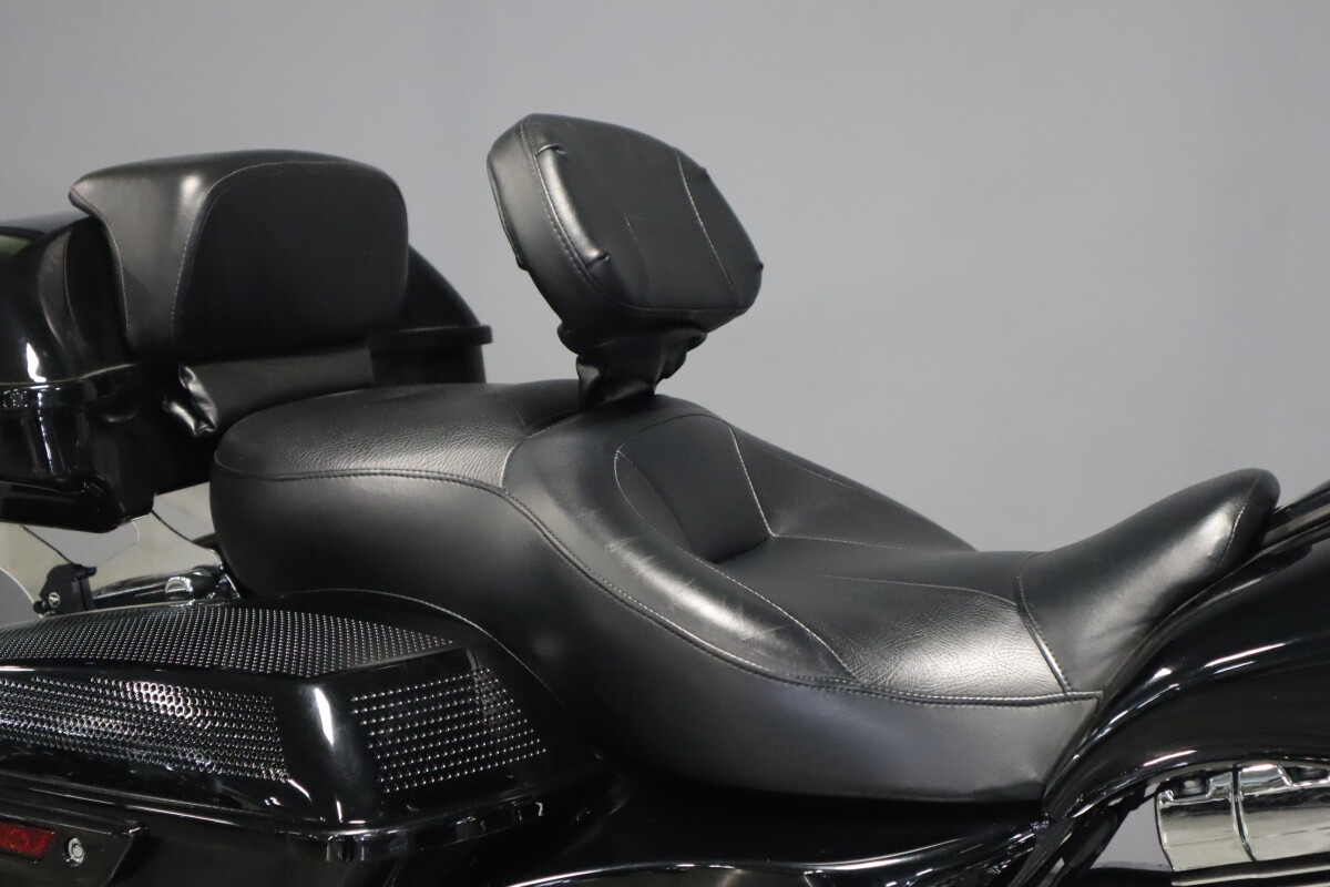 2014 Harley-Davidson Street Glide FLHX - Photo 10