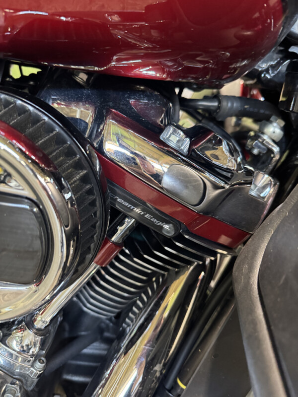 2022 CVO Tri Glide Dante’s Red Fade | HD Certified - Photo 4