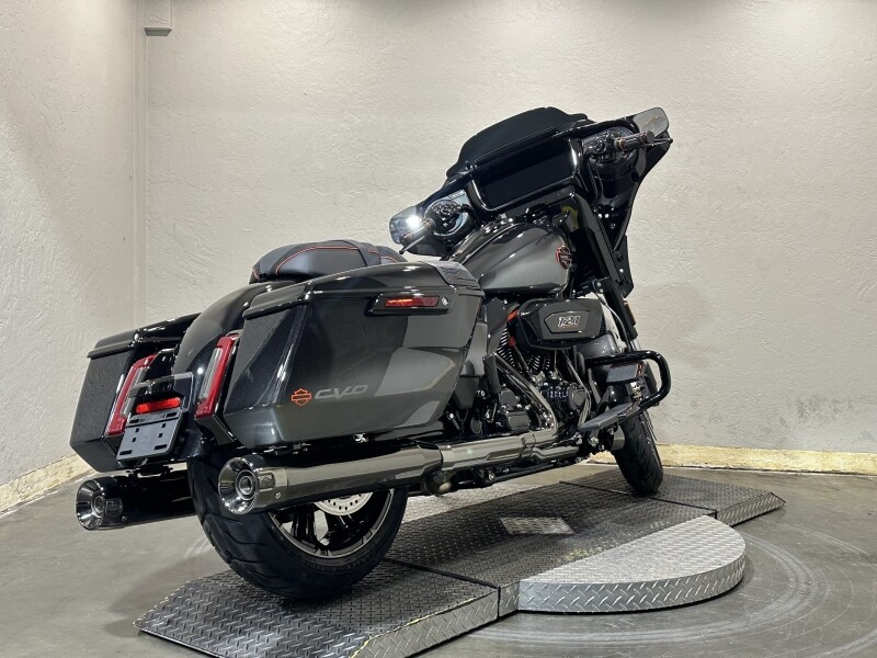 Harley-Davidson CVO Street Glide 2025 FLHXSE 84647660 RAVEN FADE - Photo 3