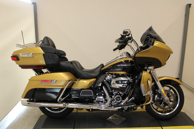 2017 Harley-Davidson Road Glide Ultra Grand American Touring FLTRU