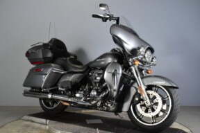 2022 Harley-Davidson® Ultra Limited FLHTK thumb 2