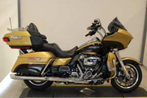 2017 Harley-Davidson Road Glide Ultra Grand American Touring FLTRU thumb 2