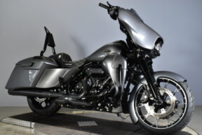 2021 Harley-Davidson® Street Glide® Special FLHXS thumb 2