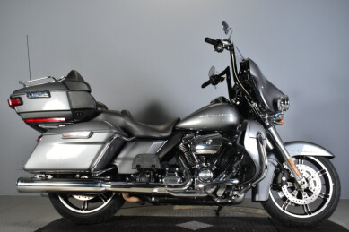 2022 Harley-Davidson® Ultra Limited FLHTK