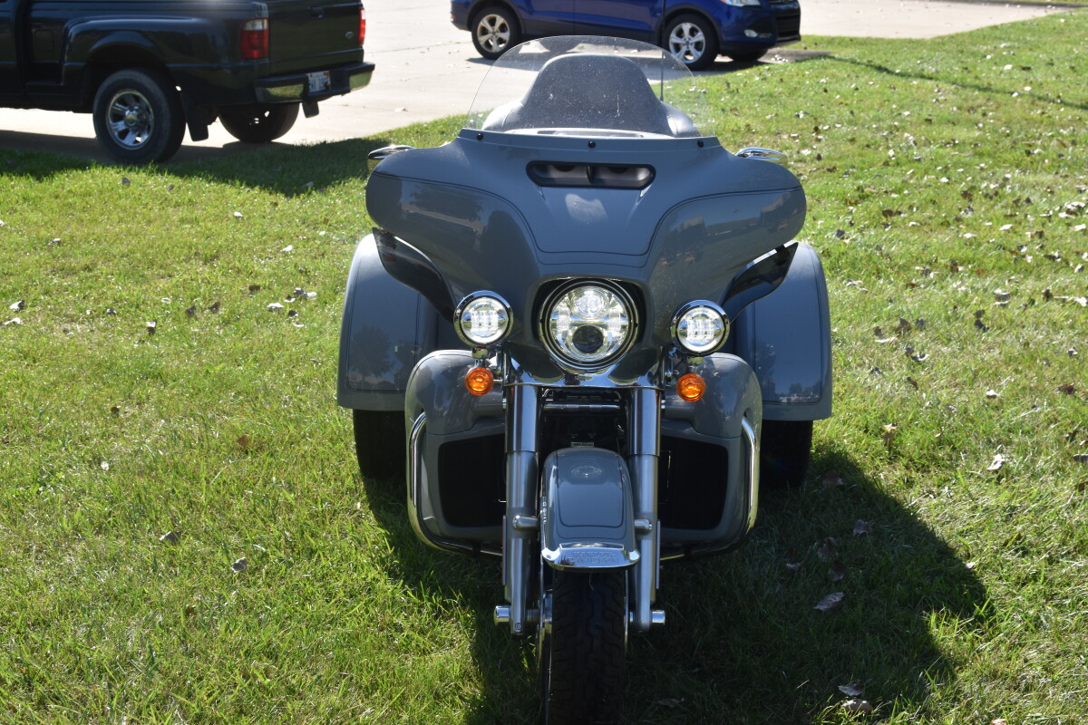 2024 Harley-Davidson Tri Glide Ultra FLHTCUTG - Photo 3