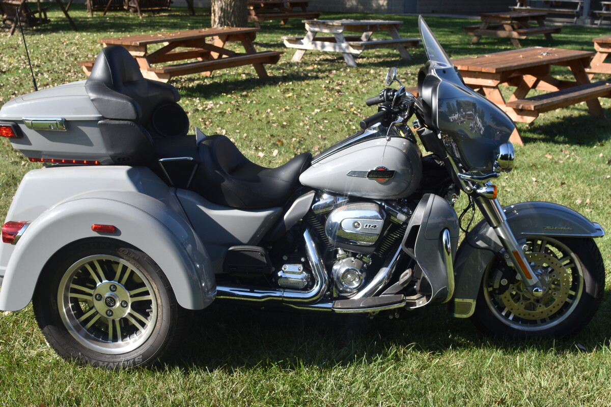 2024 Harley-Davidson Tri Glide Ultra FLHTCUTG - Photo 5