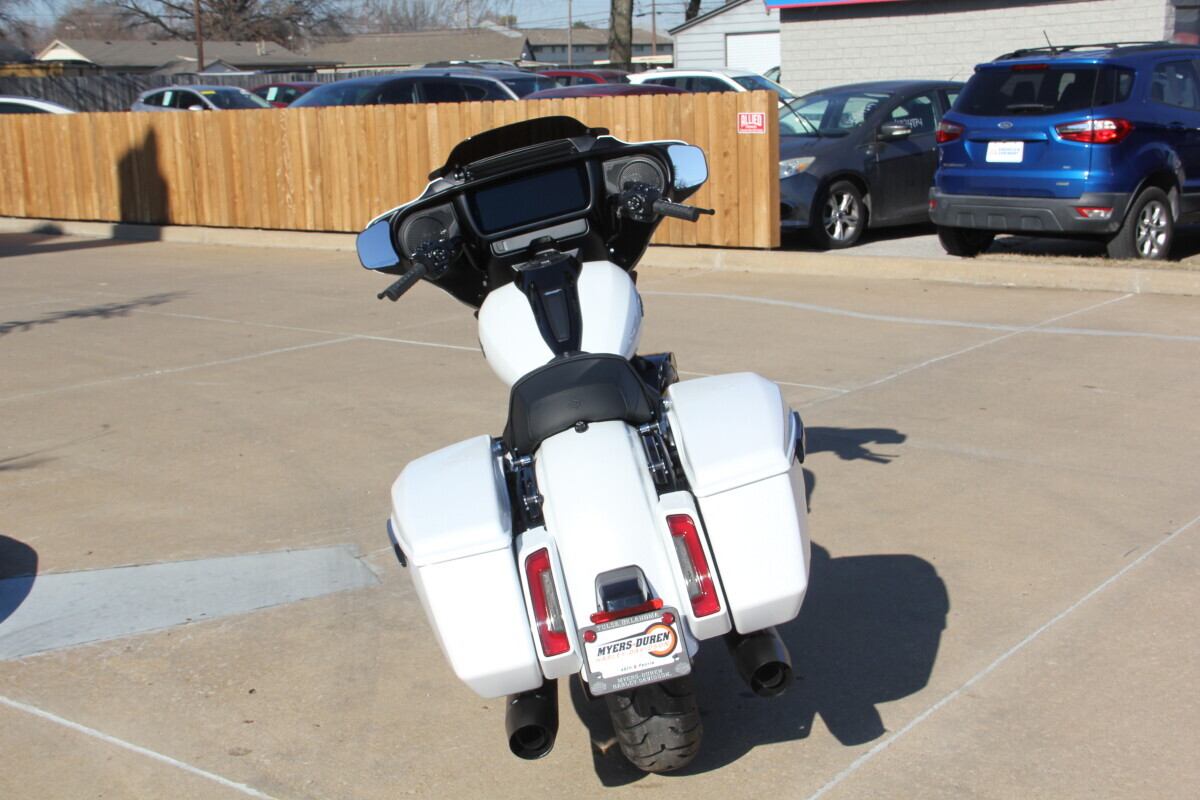 2025 Harley-Davidson Road Glide White Onyx Pearl - Black Finish - Photo 9