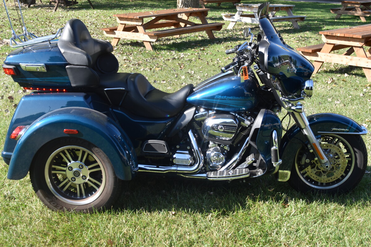 Used 2020 Harley-Davidson Tri Glide Ultra FLHTCUTG
