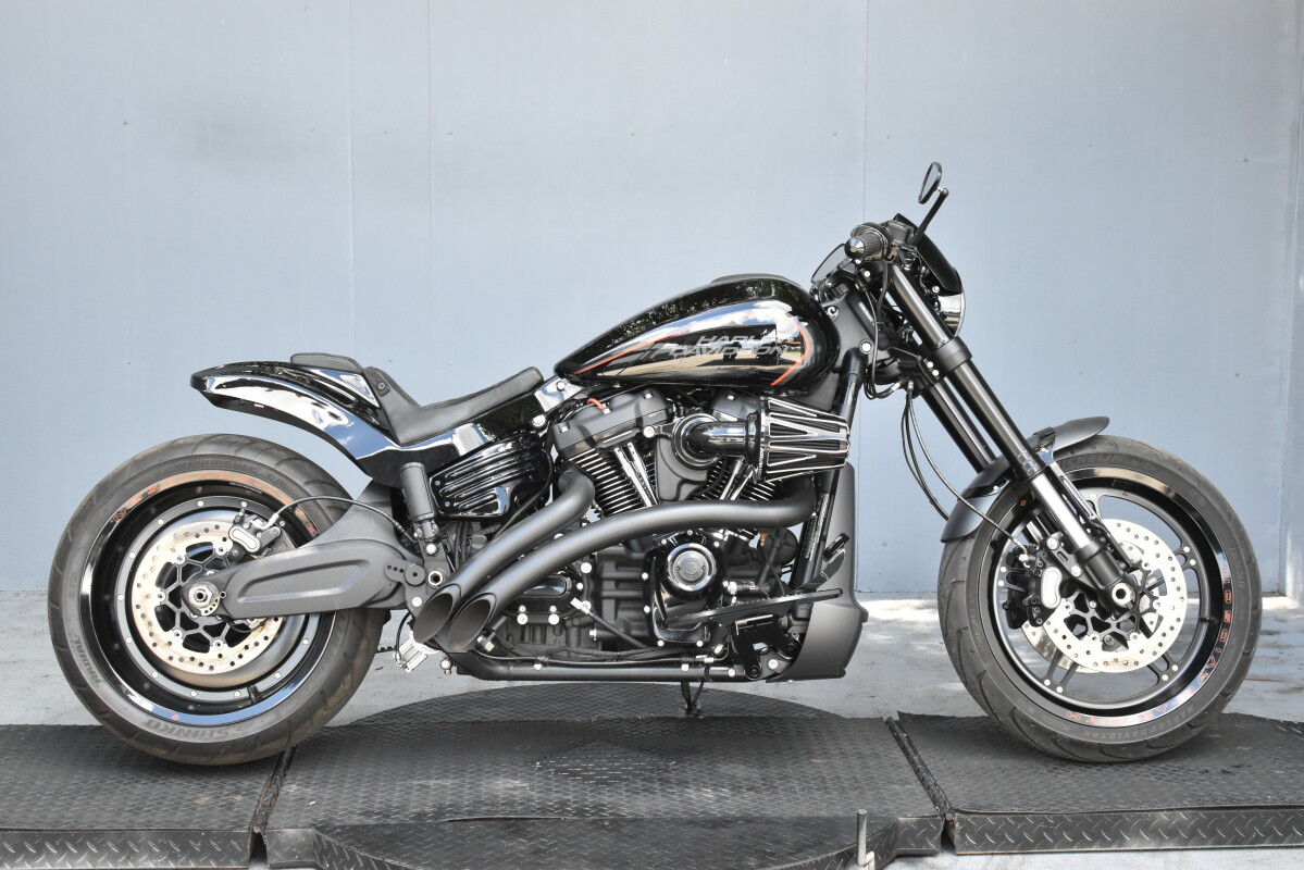 2018 Harley-Davidson® Breakout® FXBR | Alligator Alley