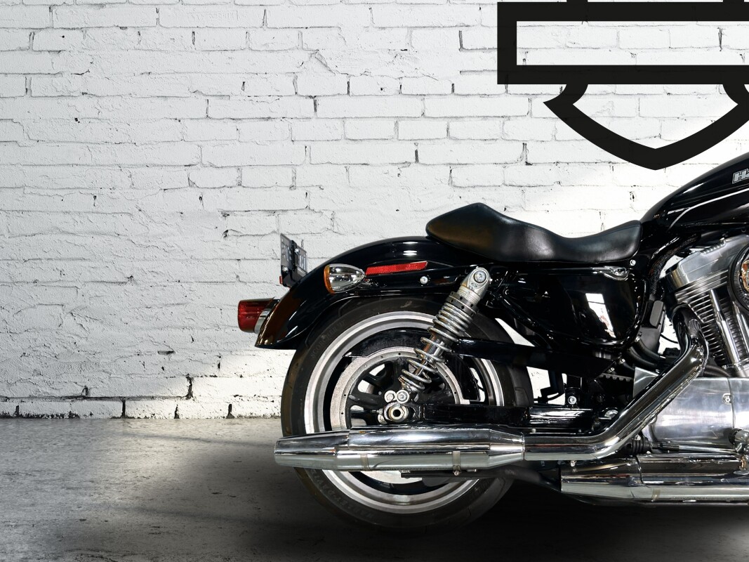 2017 Harley-Davidson SuperLow Vivid Black - Photo 5
