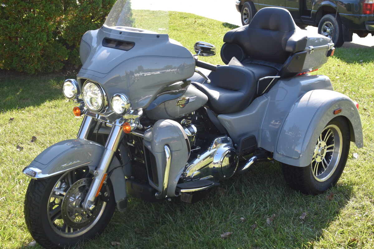 2024 Harley-Davidson Tri Glide Ultra FLHTCUTG - Photo 2