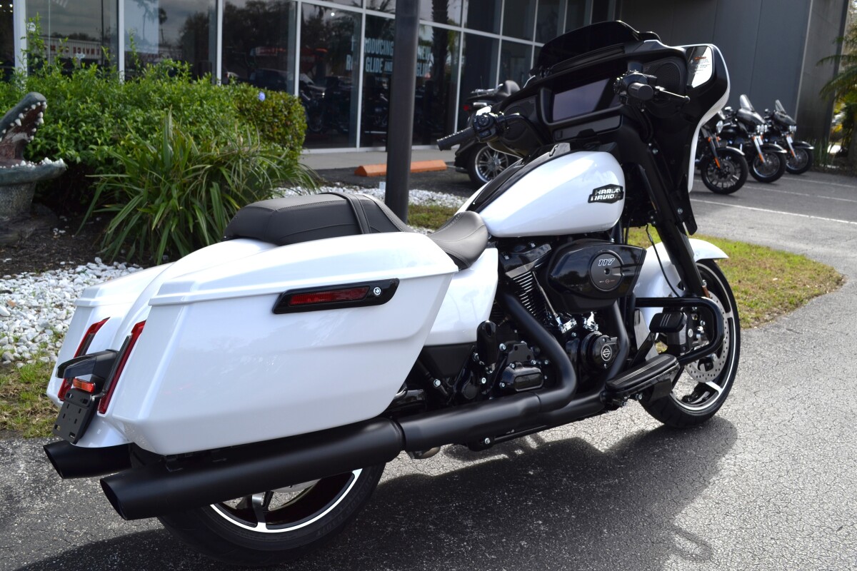 FLHX 2025 Street Glide - Photo 7