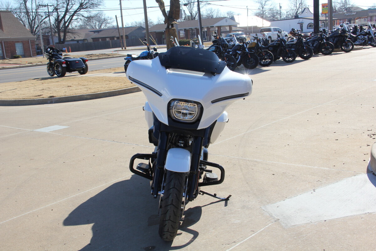 2025 Harley-Davidson Road Glide White Onyx Pearl - Black Finish - Photo 8